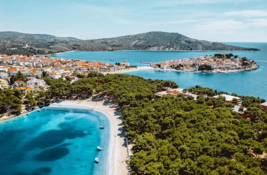 Discover the Beauty of Primosten: Beaches, History, and Panoramic Views Await!